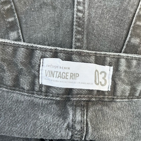 Urban Planet distressed denim shorts, size 3 - Picture 3 of 3